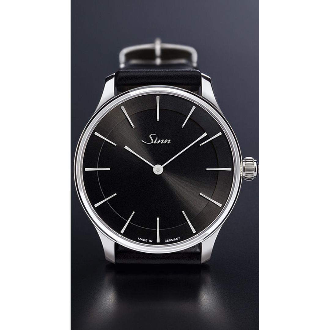 Detailed View of SINN 1739 ST I S Watch Bezel and Dial