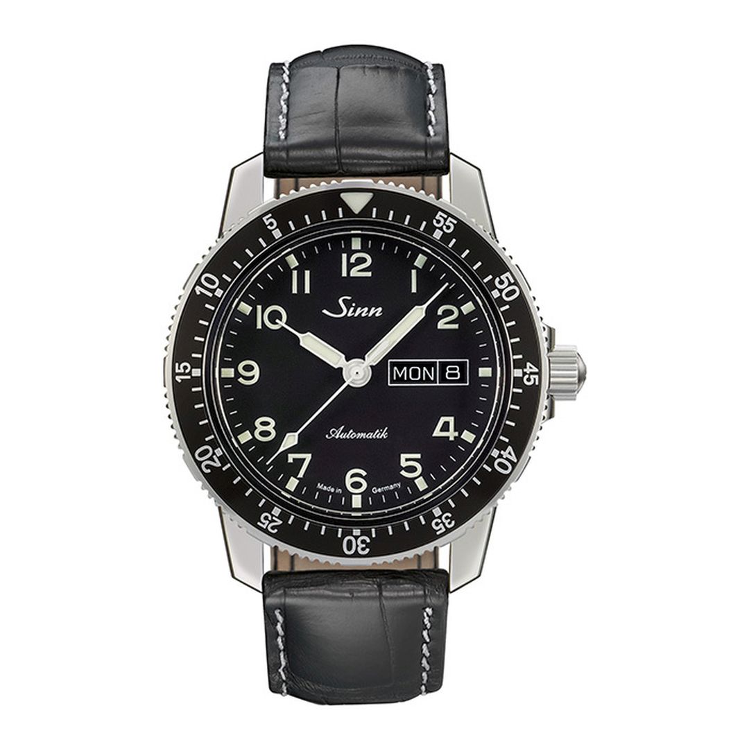 Sinn 104 ST SA Classic Pilot Watch – Stainless Steel Bezel | durable design.