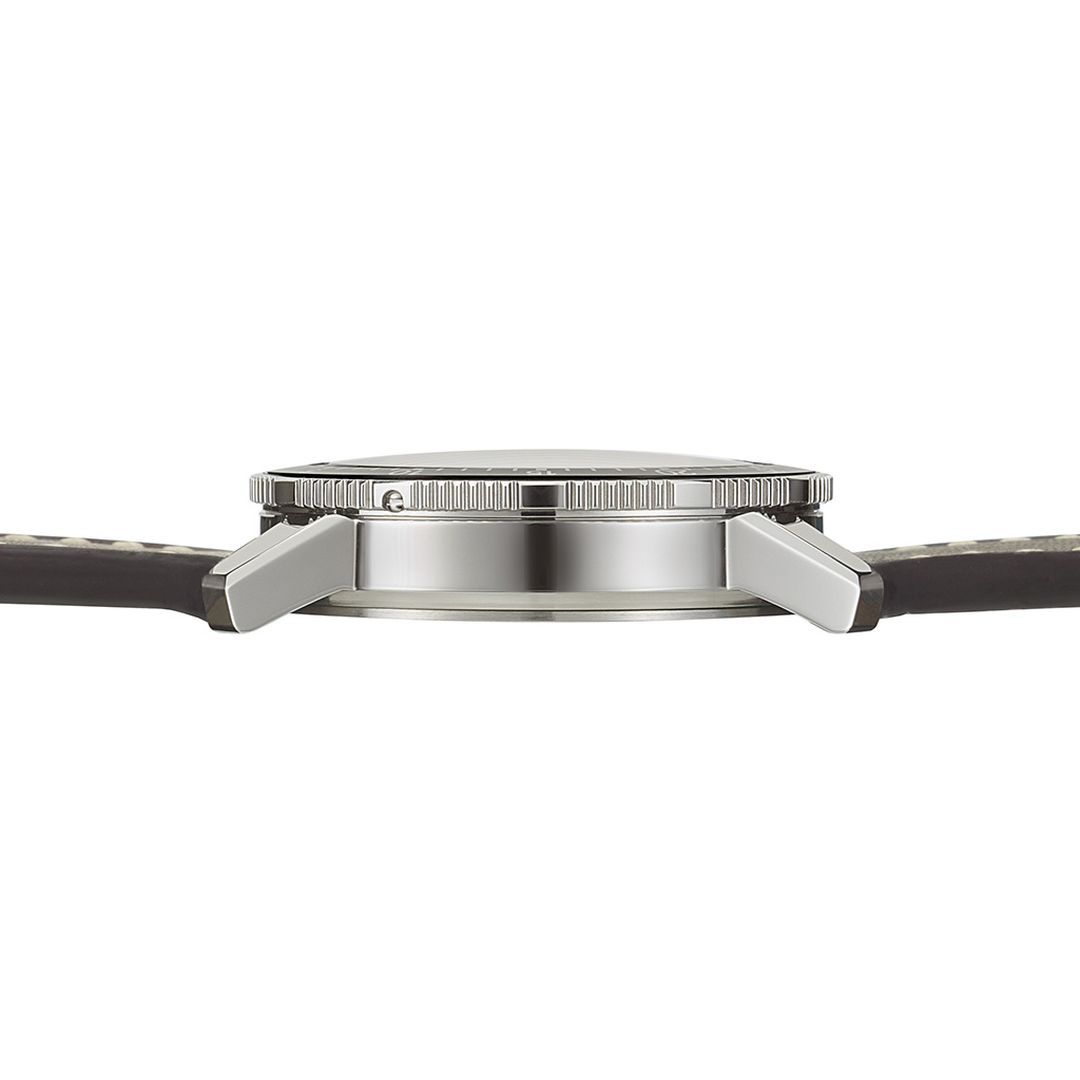 Claim Sinn 104 St Sa I A Watch – Day & Date Functionality | practical complications, daily utility.
