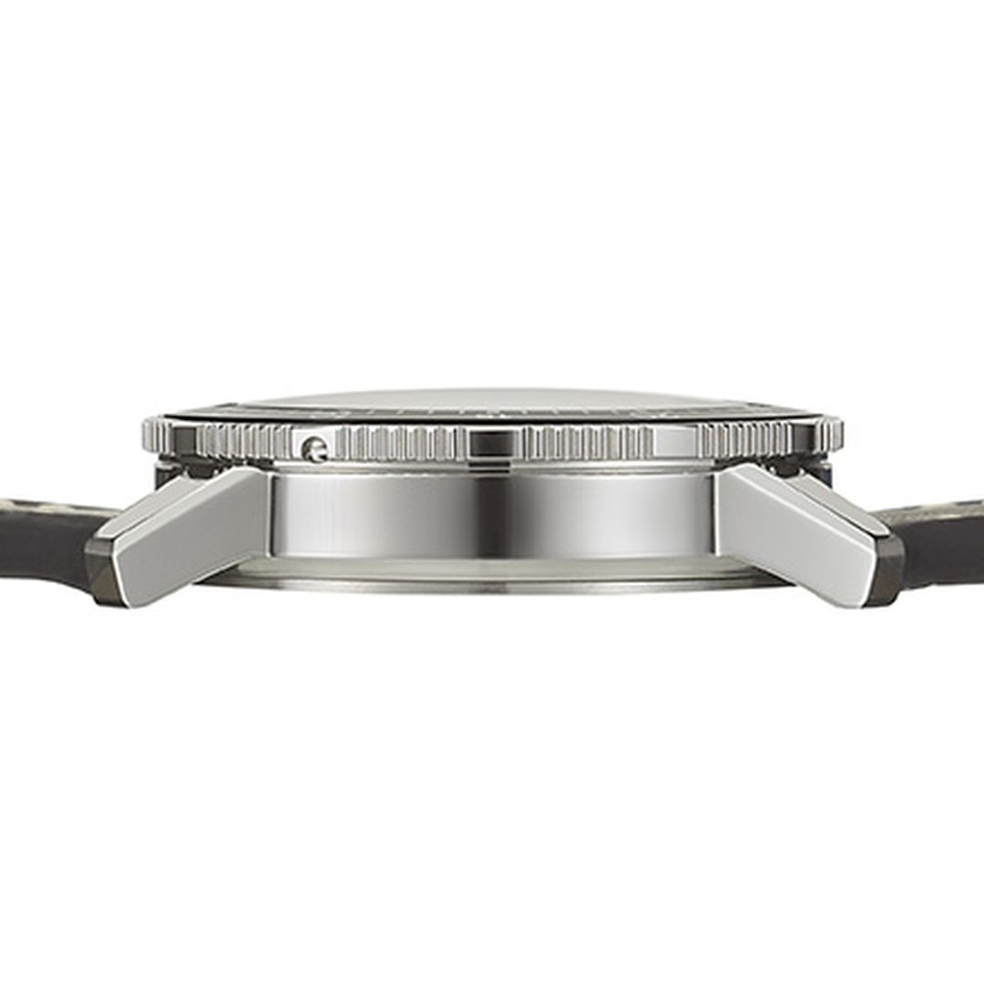 Sinn 104 ST SA Classic Pilot Watch – 20ATM Water Resistance | 20ATM water resistance, dive-ready.
