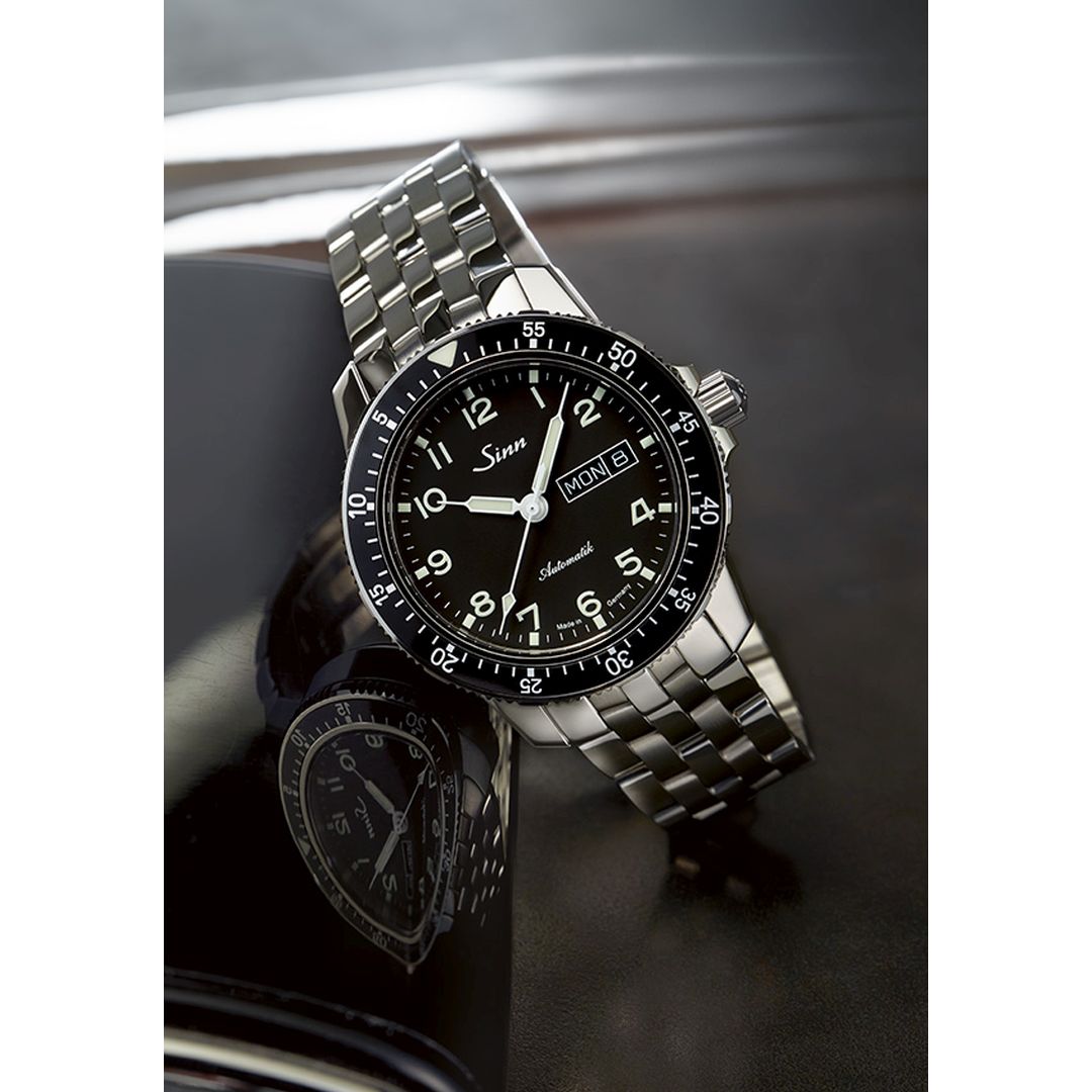 SINN 104 ST SA A CLASSIC PILOT (Fine link bracelet)