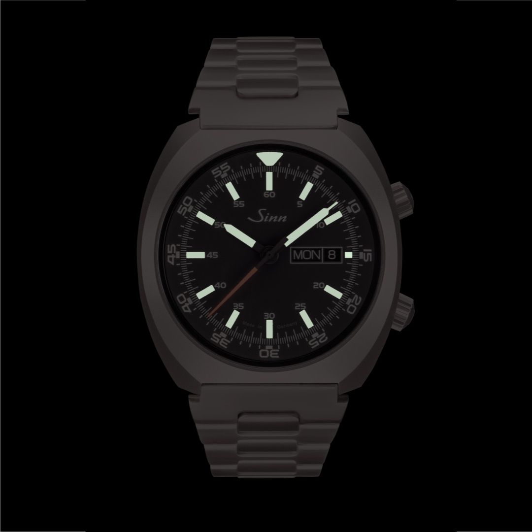 Automatic Swiss Watch | Luxury Timepiece | 100m Water Resistant | Sapphire Crystal | Stainless Steel | Black Dial | Luminous Hands | Day-Date Watch