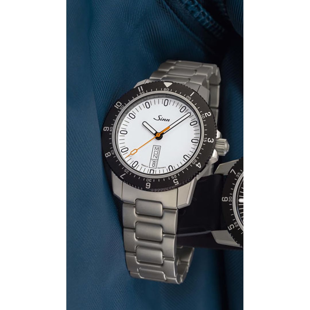 Sinn 105 ST SA W Watch Features - Luminous Bezel, Hands, Indices, Rotating Bezel