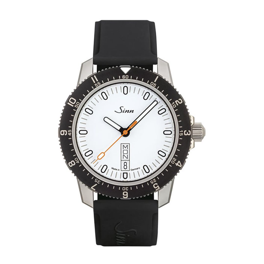 Sinn 105 ST SA W Watch Luminous Features - Nighttime Visibility
