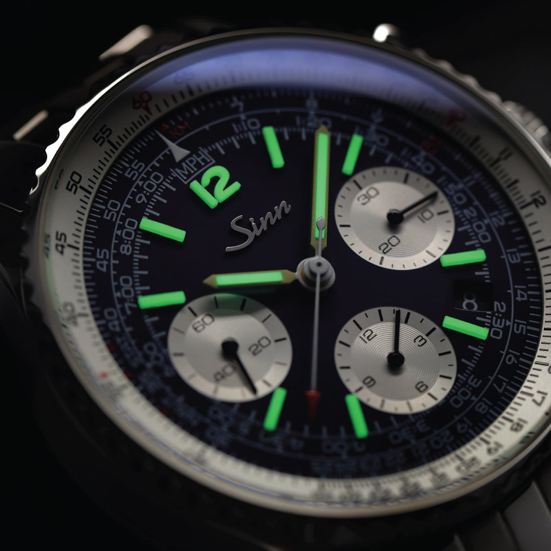 close of view | image of the SINN 903 ST BE II watch for precision and calculations with functional slide rule bezel. Buy online today!