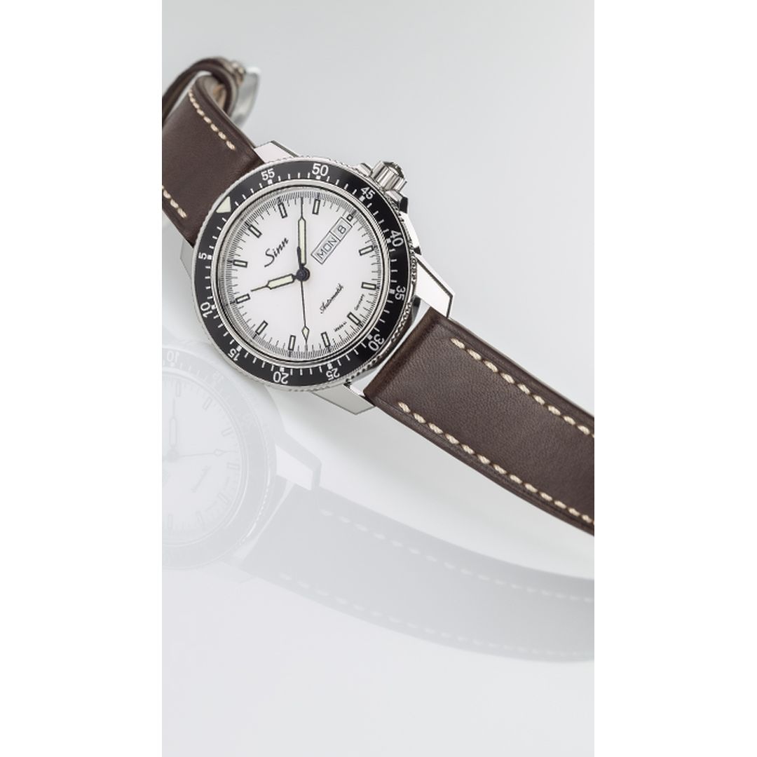 Grab Sinn 104 St Sa I W Watch – Display Caseback for Movement Viewing | Exhibition caseback watch, mechanical artistry.