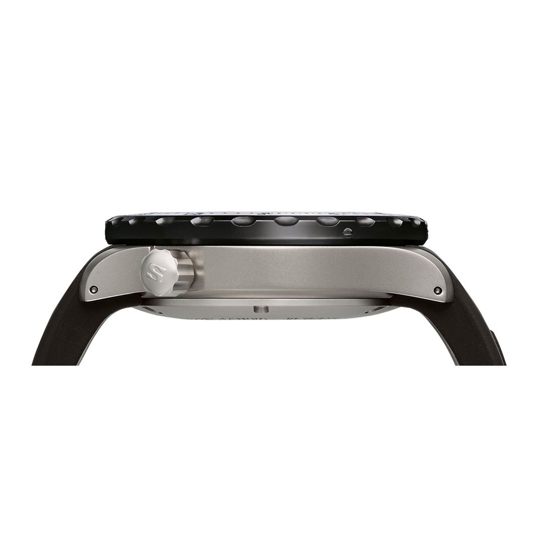 Secure Sinn U1 SDR Tegiment Watch – Scratch-Proof Sapphire Crystal | Sapphire crystal watch, unbreakable clarity, dive-ready.