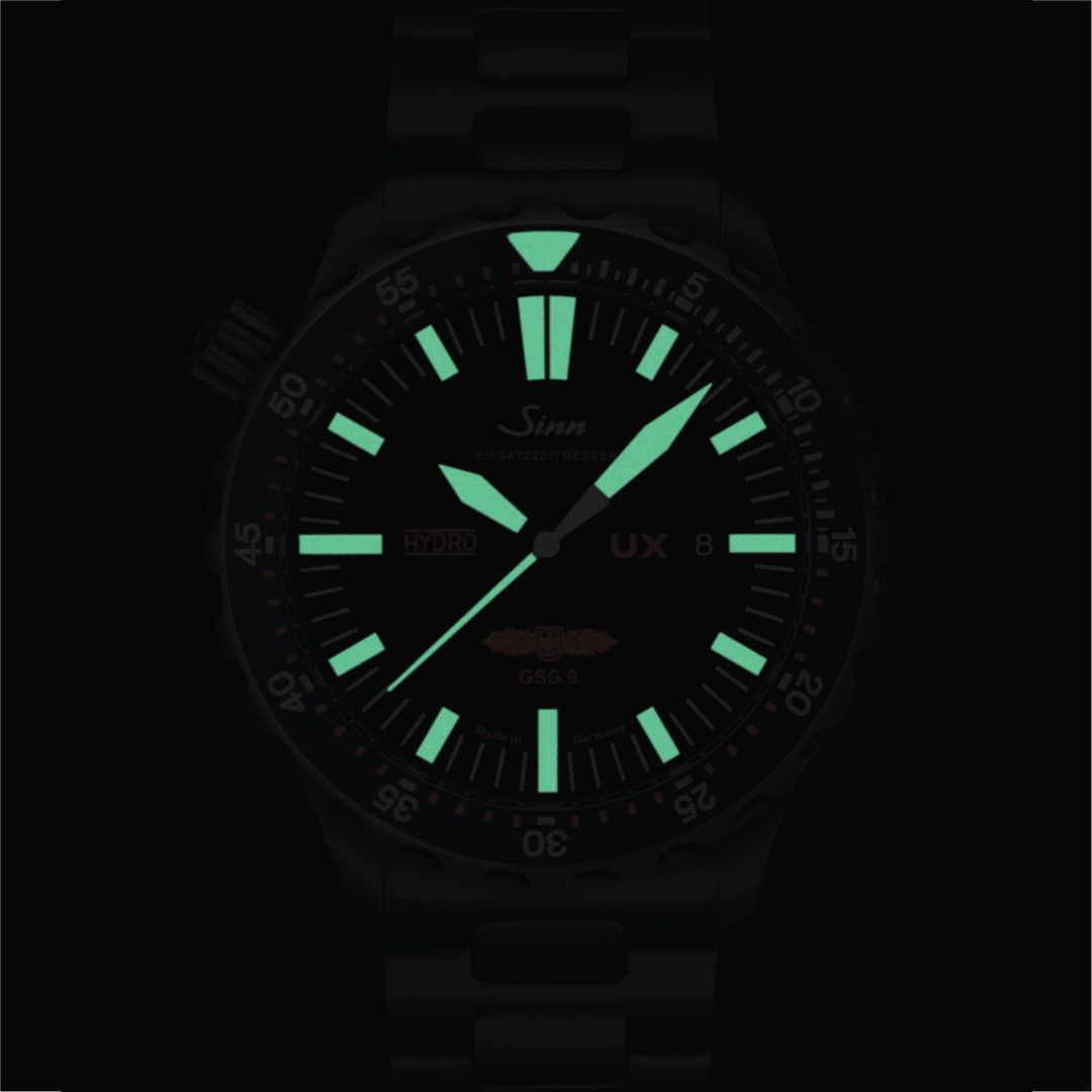 Order Sinn UX S Special Forces Watch – Luminous Hands & Indices for Night Missions |  luminous features, low-light visibility.